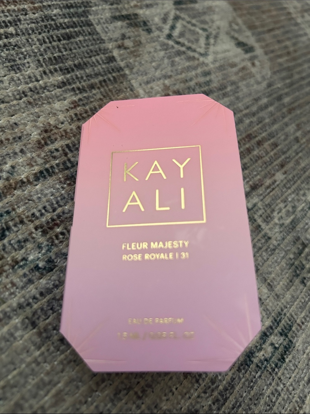 Kayali Fleur Majesty Rose Royale 31 Travel - Picture 4 of 7
